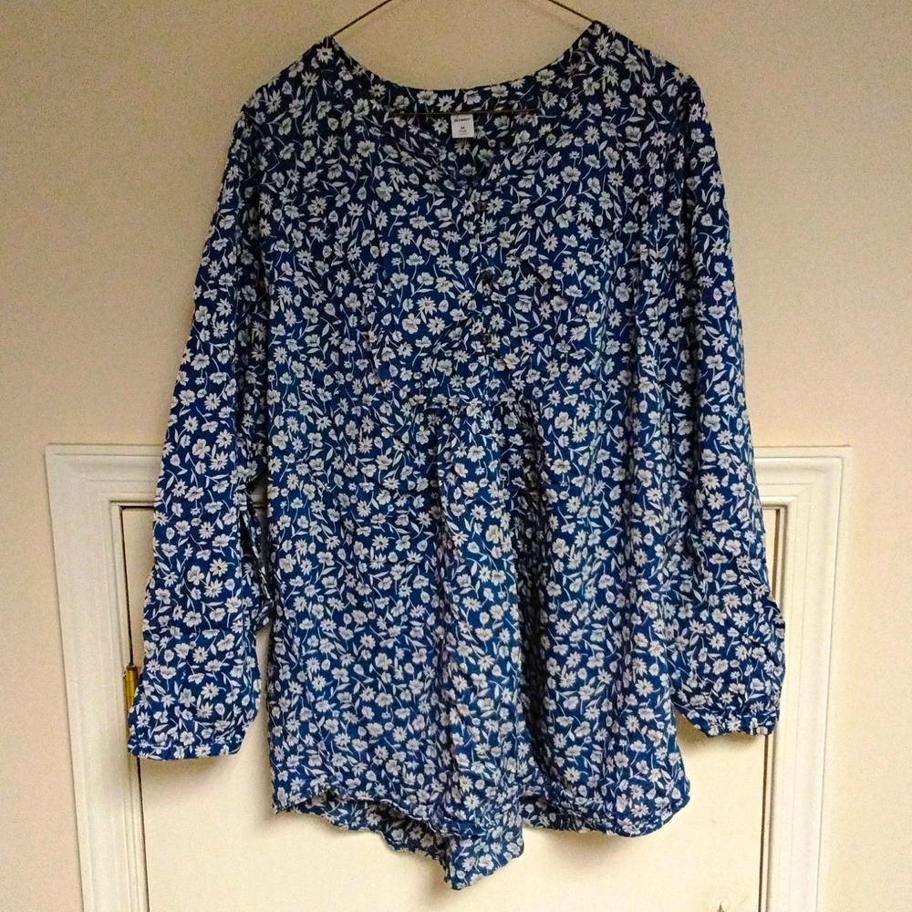 Old Navy Women's Blue/White Floral Round Neck Button Front Blouse Plus 3X